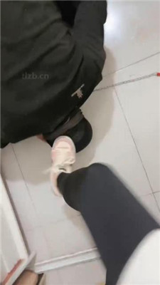 图片[16]_【小月牙】纹身女S-滴蜡/运动鞋踩虐/训练/脚喂食_HD绳艺资源