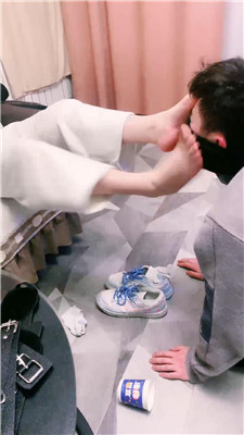 图片[16]_【大小姐S】牵狗链/跪舔脏鞋白袜/艺术闻鞋_HD绳艺资源