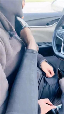 【小妮】车内让司机舔闻原味jio_HD绳艺资源