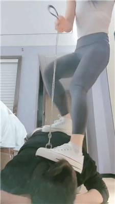 图片[11]_【妮蔻】帆布鞋全体重踩狗头_HD绳艺资源