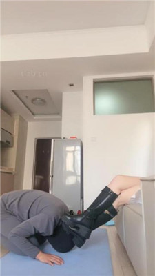 【不期而遇】高跟跺脸/长靴高难度挑战踢踹/耳光挑战/闻原味_HD绳艺资源