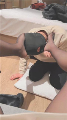 图片[12]_【赵奈奈】长靴黑丝训练狗舌/踩脖插嘴/人体座椅_HD绳艺资源