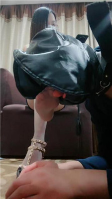 图片[15]_【腿腿祖宗】高跟长靴崇拜/耳光/骑马转胯/狂吸丝袜ji_HD绳艺资源