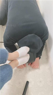 图片[11]_【上上】夜跑后超臭船袜让男友闻【完整版】_HD绳艺资源