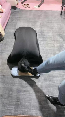 【冰诺】黑高跟短靴踩地毯狗_HD绳艺资源