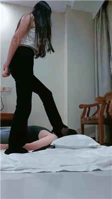 图片[17]_【梓晨】脏运动鞋踩虐/闻鞋子/骑马_HD绳艺资源