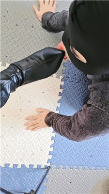 图片[4]_【豫安然】清理脏鞋底/长靴黑丝踩虐_HD绳艺资源