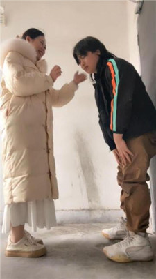 图片[5]_【素人挖掘机】户外开发-双素人-小白鞋脏棉袜辱-被无情取笑_HD绳艺资源