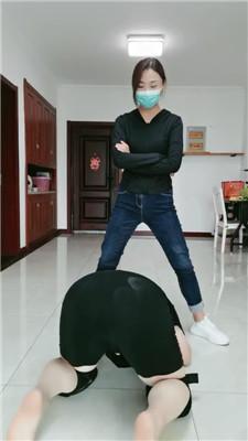 图片[11]_【凌儿女神】母畜-跪舔小白鞋白袜/碾压踩/骑马转胯/耳光 bf42767_HD绳艺资源