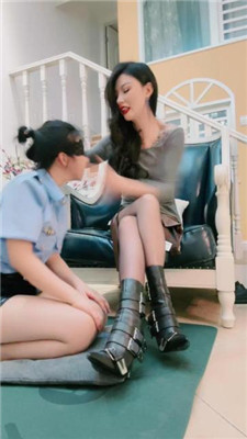 图片[9]_【爱神】母畜-跪舔高跟短靴/打手心/吐口水强迫舔/闻鞋窝/脚插嘴_HD绳艺资源