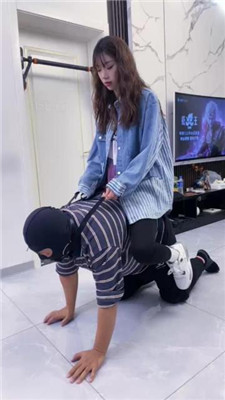 图片[25]_【麋鹿银儿】双S-素人网红-运动鞋踩踏/掐脖手捂窒息/耳光转胯_HD绳艺资源