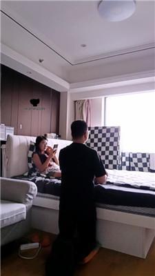 【依然】下跪伺候主人起床 JS240730-16_HD绳艺资源