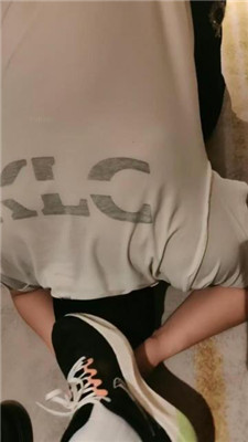 图片[13]_【青岛00后大学生】情侣主羞辱老m-黑丝踩踏/脚喂酸奶_HD绳艺资源