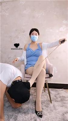 【桃桃樱】艺术圣水磕头10000次/内裤套头【双视角】 JS240709-21_HD绳艺资源