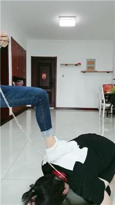 图片[8]_【凌儿女神】母畜-跪舔小白鞋白袜/碾压踩/骑马转胯/耳光 bf42767_HD绳艺资源