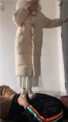 图片[3]_【素人挖掘机】户外开发-双素人-小白鞋脏棉袜辱-被无情取笑_HD绳艺资源