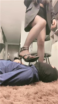 图片[18]_【甜一】居高临下-高跟凉鞋黑丝诱惑调/坐脸窒息_HD绳艺资源