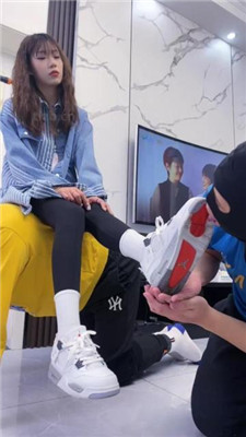 图片[23]_【麋鹿银儿】双S-素人网红-运动鞋踩踏/掐脖手捂窒息/耳光转胯_HD绳艺资源