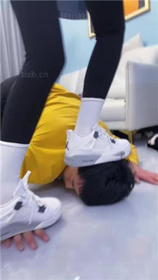 图片[21]_【麋鹿银儿】双S-素人网红-运动鞋踩踏/掐脖手捂窒息/耳光转胯_HD绳艺资源