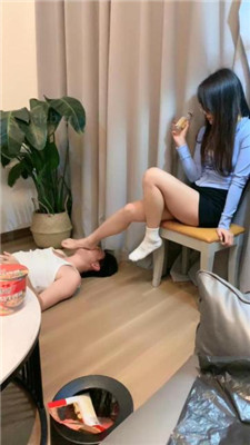 图片[14]_【酷酷的野妈】长靴白袜跪舔/踩踏/重度踢踹【完整版】_HD绳艺资源