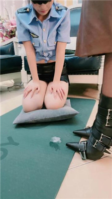 图片[10]_【爱神】母畜-跪舔高跟短靴/打手心/吐口水强迫舔/闻鞋窝/脚插嘴_HD绳艺资源