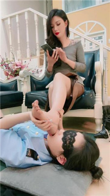 图片[20]_【爱神】母畜-跪舔高跟短靴/打手心/吐口水强迫舔/闻鞋窝/脚插嘴_HD绳艺资源