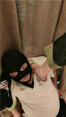 图片[19]_【青岛00后大学生】情侣主羞辱老m-舔鞋底/踩食/白袜脚深喉_HD绳艺资源