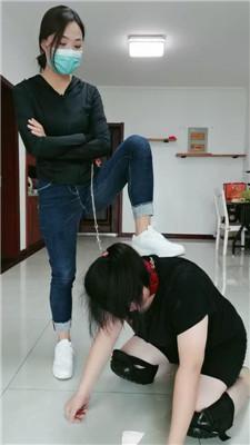 图片[9]_【凌儿女神】母畜-跪舔小白鞋白袜/碾压踩/骑马转胯/耳光 bf42767_HD绳艺资源