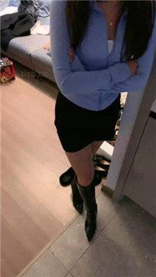 【酷酷的野妈】长靴白袜跪舔/踩踏/重度踢踹【完整版】_HD绳艺资源