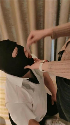 【青岛00后大学生】情侣主羞辱老m-舔鞋底/踩食/白袜脚深喉_HD绳艺资源