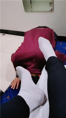 图片[4]_【伯爵】挑战家奴-磕头/踩抓/叼鞋/罚跪_HD绳艺资源