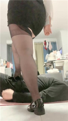 图片[8]_【欣欣子】骑狗背/黑丝脚踩/提档/喂口水_HD绳艺资源