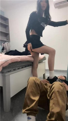 图片[4]_【素人挖掘机】性感学生S-白袜-sp/耳光/踩踏/舔脏鞋/脚插嘴_HD绳艺资源