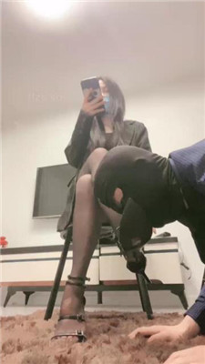 图片[2]_【甜一】居高临下-高跟凉鞋黑丝诱惑调/坐脸窒息_HD绳艺资源