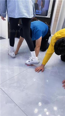 图片[20]_【麋鹿银儿】双S-素人网红-运动鞋踩踏/掐脖手捂窒息/耳光转胯_HD绳艺资源