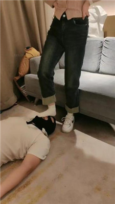 图片[8]_【青岛00后大学生】情侣主羞辱老m-舔鞋底/踩食/白袜脚深喉_HD绳艺资源