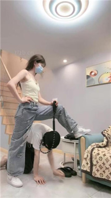 图片[4]_【樱子大人】伺候主人起床-空军一号白棉袜辱/骑马转胯/踩踏提档_HD绳艺资源