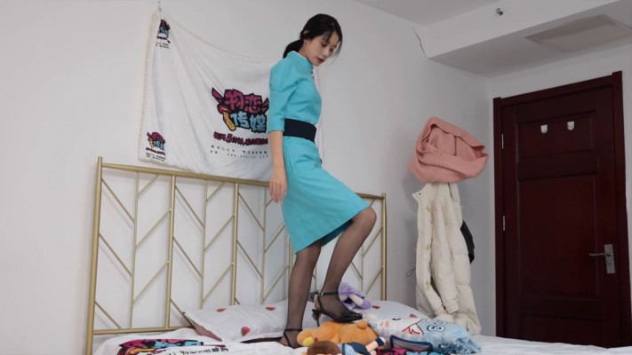 图片[6]_模特小叶黑丝踩玩偶巧克力豆和蛋糕 YC-240802-7_HD绳艺资源