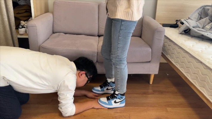 图片[5]_【208少女宿舍】牛仔裤AJ踩手玩毯子 YC-240718-3_HD绳艺资源