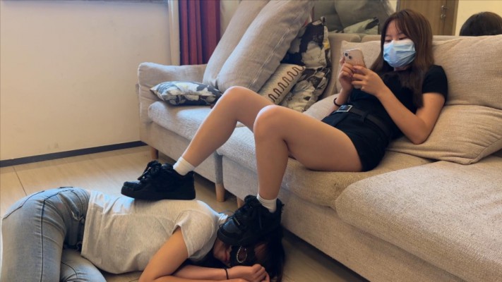 图片[7]_【208宿舍】女m系列：室内羞辱母狗踢裆踩狗脸 YC-240726-6_HD绳艺资源