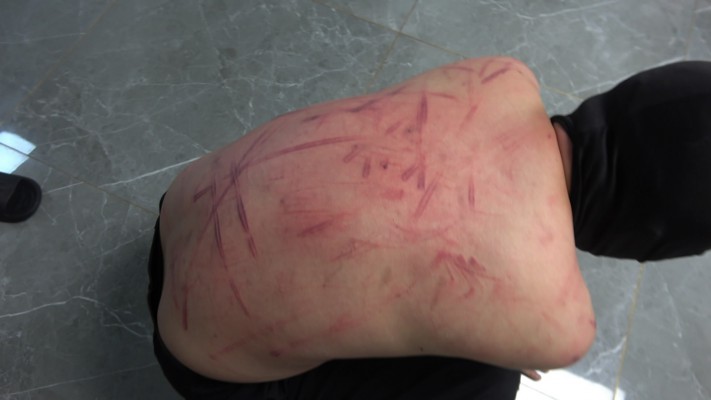 图片[7]_【艾琳S175】运动鞋高难度挑战踢踹，狠跺狗头，藤条狂抽 YC-240808-8_HD绳艺资源