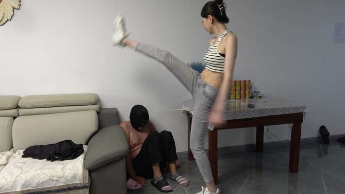 图片[6]_【艾琳S175】运动鞋高难度挑战踢踹，狠跺狗头，藤条狂抽 YC-240808-8_HD绳艺资源