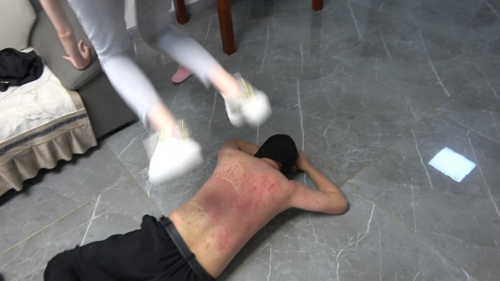 图片[15]_【艾琳S175】运动鞋高难度挑战踢踹，狠跺狗头，藤条狂抽 YC-240808-8_HD绳艺资源