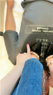 【佳佳】铆钉高跟踩虐地毯奴/坐脸窒息【完整版】 JS240825-1_HD绳艺资源