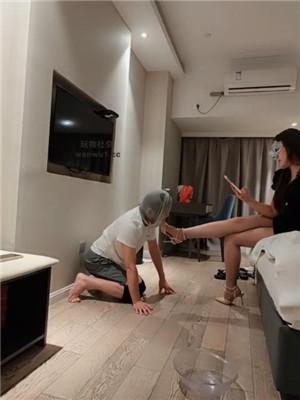 【叶娘】双S-清理脏高跟/抽耳光/转胯/脚踩喂食【三视角版】JS240822-11_HD绳艺资源