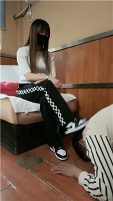 【刘二狗】揪耳朵耳光/舔AJ鞋白船袜/坐脸踩踏 bf46770_HD绳艺资源