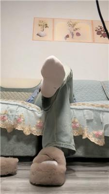 【子熙大人】近距离-毛拖鞋臭脚丫踩地毯奴 JS241118-5_HD绳艺资源