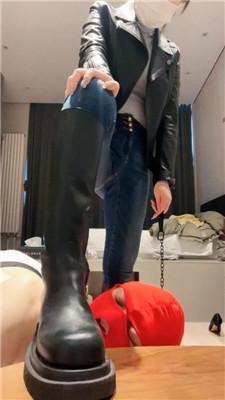 【茹雪】长靴踩狗舌/舔灰尘鞋底/插嘴/吃白袜吃厕纸 bf47551_HD绳艺资源