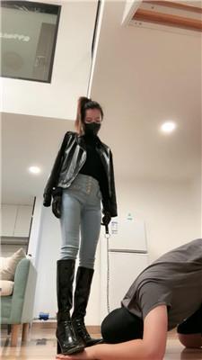 【多多】皮衣女神S-转胯骑马/长靴踩/夹子虐乳/白袜脚窒息深喉 bf47484_HD绳艺资源