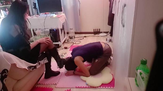 【小苮】长靴黑丝踩踏/恋足舔【双视角版】 JS241206-2_HD绳艺资源